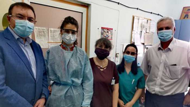 Новият здравен министър на изненадваща обиколка по болници в страната