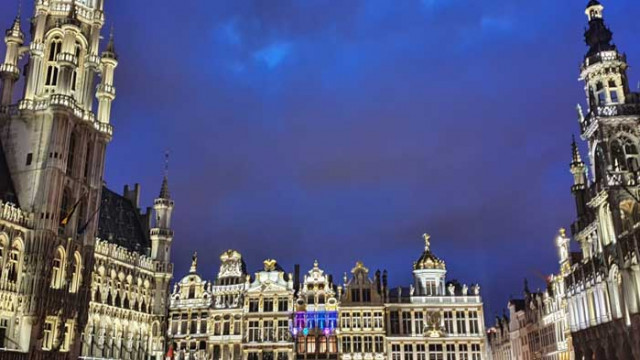 Големият площад в Льовен – цветен килим и място за светлинно шоу