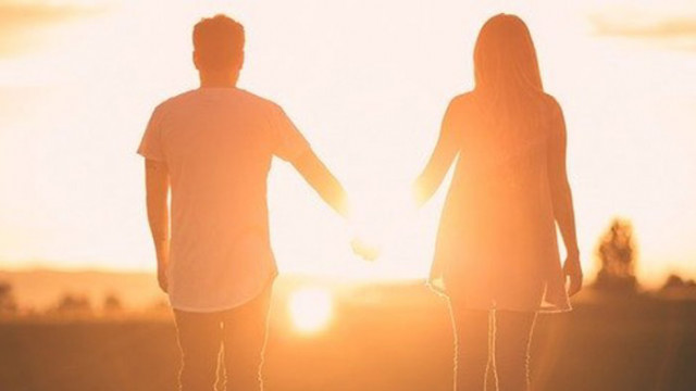 Знаци, че партньорът ви иска да се среща с други