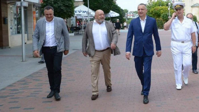 Министърът на младежта и спорта се включи в честването на 142 г. от Освобождението на Варна