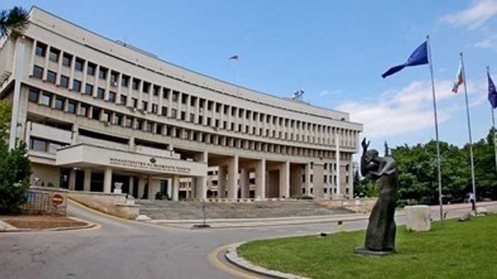 В кои държави влизаме с отрицателен PCR тест и къде ни поставят под карантина?