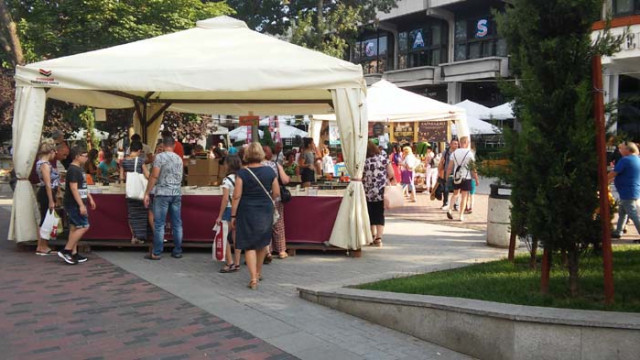 За 11-ти път във Варна Алея на книгата