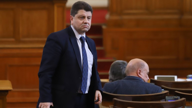 И ГЕРБ били заинтеровани от предсрочни избори, твърди Красимир Ципов