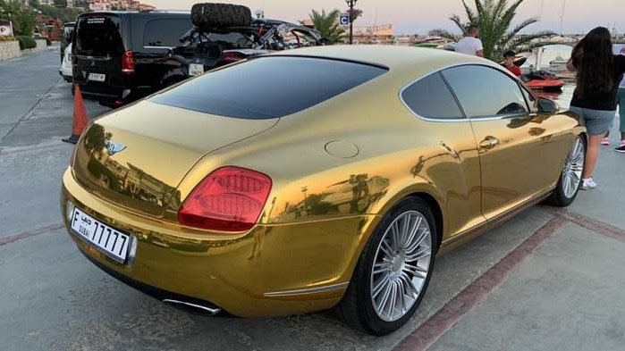 Със златно Бентли на Свети Влас