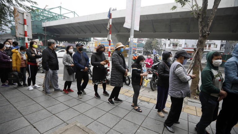 Близо 800 000 души са напуснали виетнамския град Дананг заради COVID-19