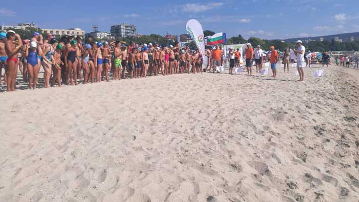 1000 х 1000  - порция лятно удоволствие за любителите на плувната магия