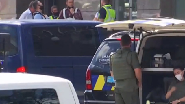 Украинската полиция задържа мъжа, взел заложник в киевска банка