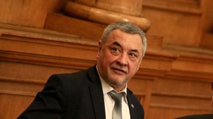 Валери Симеонов: Правителството остава, премиерът също