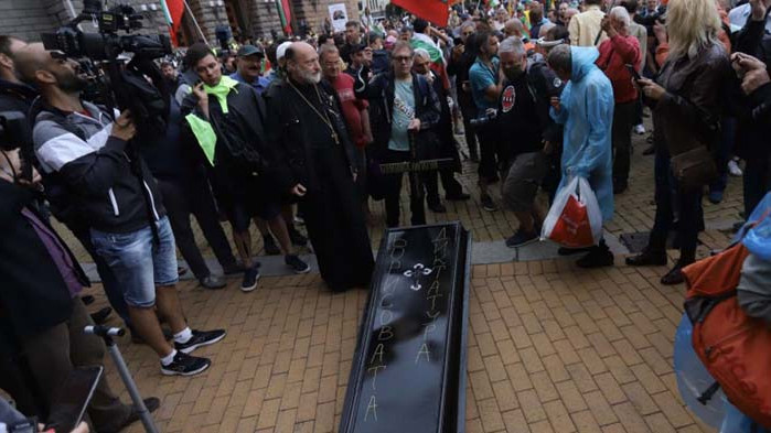 Поведението на интелектуалния елит удивително напомня на времената около Народния съд