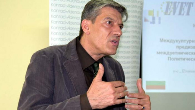 Гълъбов: Оставка на правителството би било крачка много в страни от националния интерес