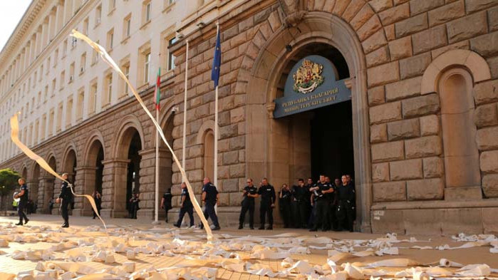 Германски медии: Борисов няма да си тръгне лесно