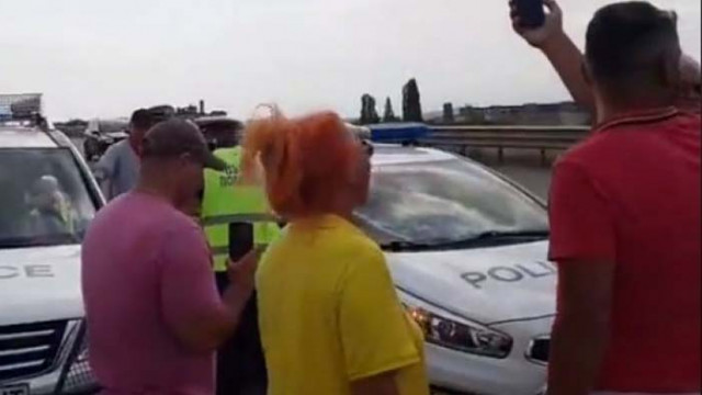 Отиват да блокират Калотина – протестът попадна под контрола на радикалното-екстремистко крило