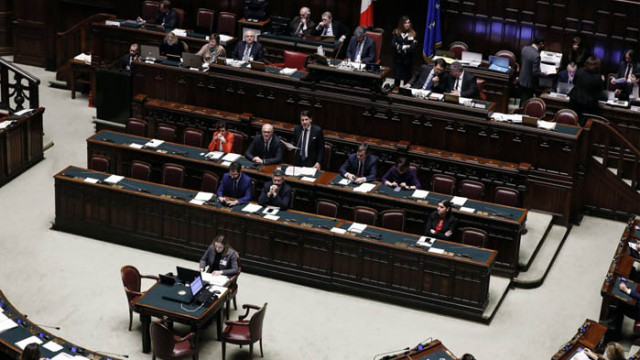 Италиански политици взели помощи заради кризата с COVID-19