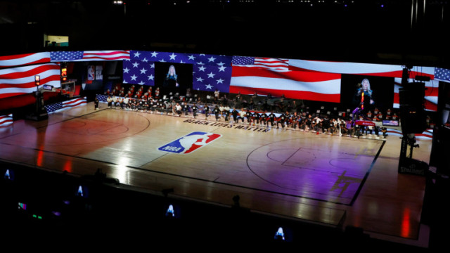 NBA, виртуалните фенове и козата, която беше показана по време на баскетболен мач