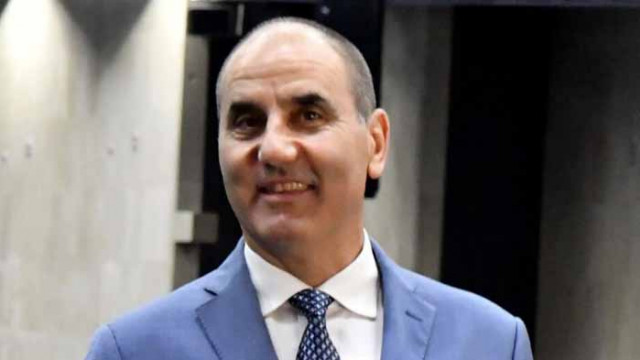 Цветанов си пазарувал мебели и скъпи почивки с откраднати от ГЕРБ пари, твърдят източници в партията