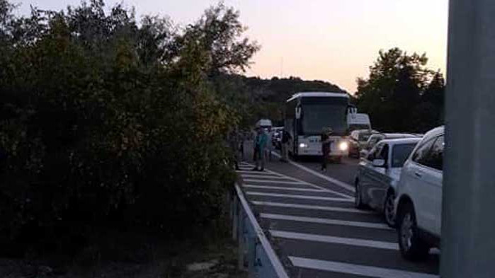 Шепа протестиращи лазят по нервите на изморени варненци