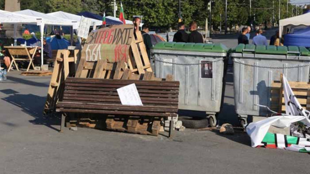 Полицията премахна блокадата пред румънското посолство