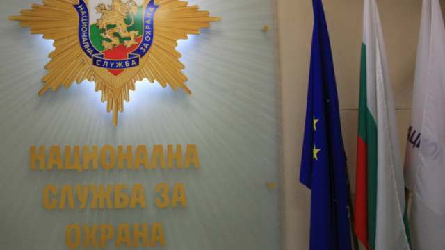 Служител пострада при удар от автомобил в София