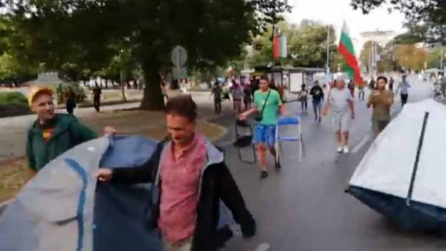 Местят блокадата на кръстовището на ул. "Шипка" във Варна