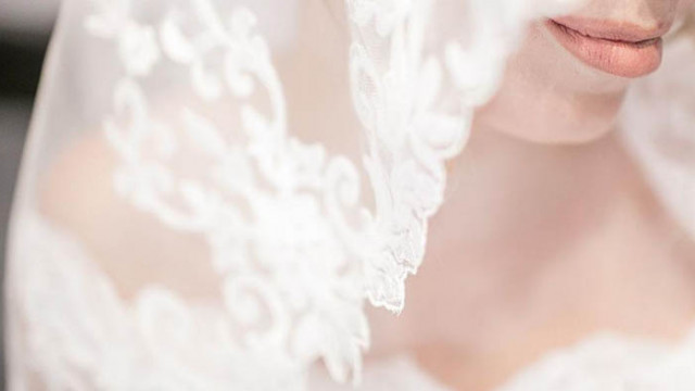 Булка изгони майка си от сватбеното тържество