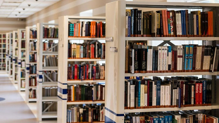 142 училища ще получат средства за осъвременяване на библиотечния фонд