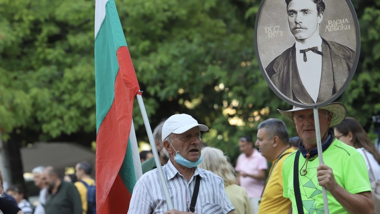 Над час протестиращите блокираха движението към ГКПП "Дунав мост"