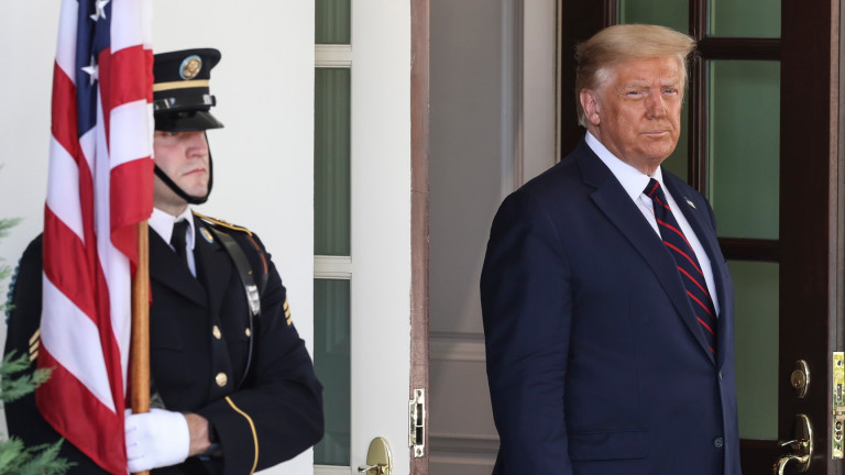 Тръмп за ареста на Банън: Много тъжно, но нямам общо с него от много време