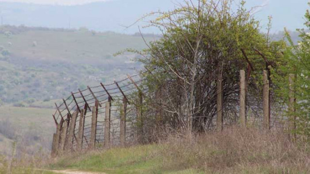 Сърбия вдига ограда по границата с България